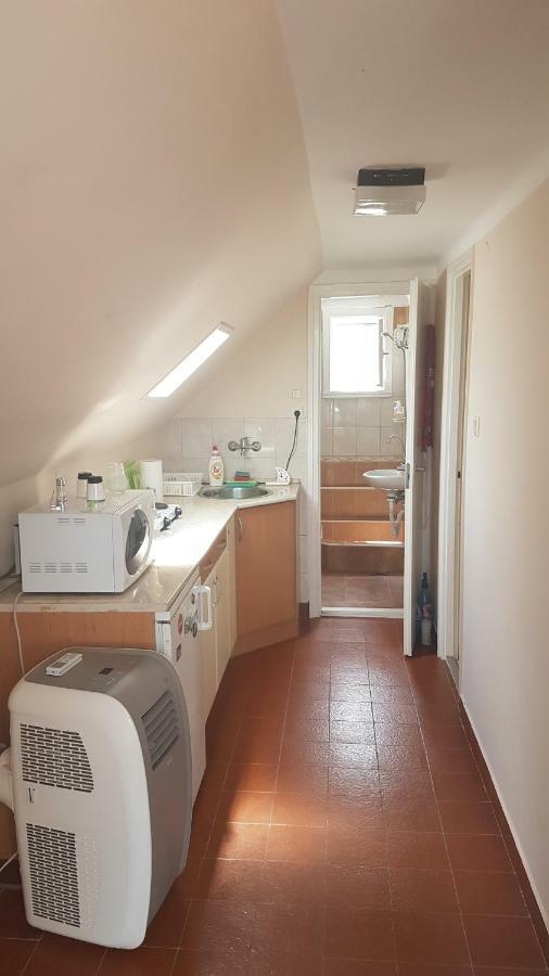 Csalad-Barat Apartman Балатонлеле Екстериор снимка