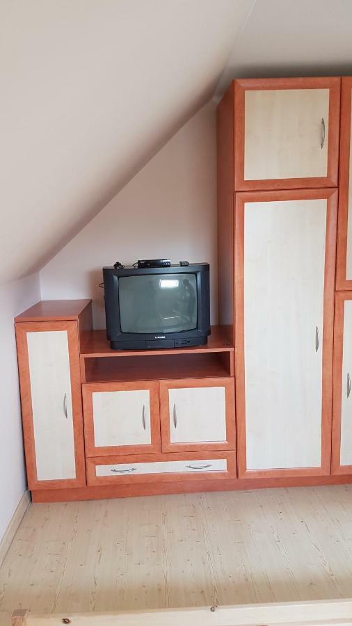 Csalad-Barat Apartman Балатонлеле Екстериор снимка